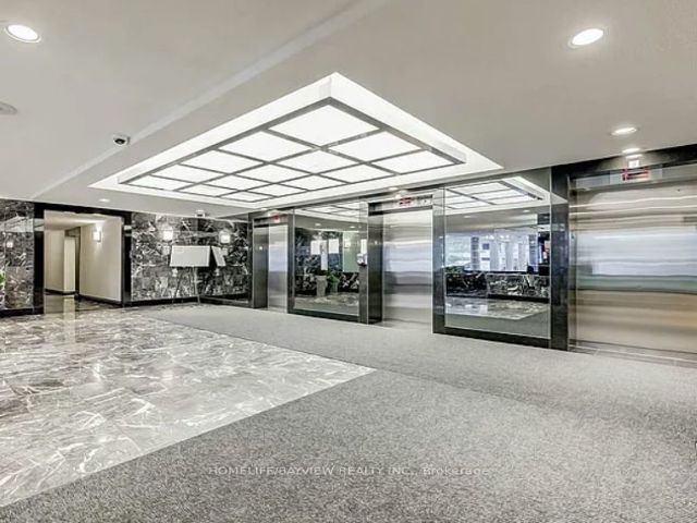 PH 302 - 5765 Yonge St