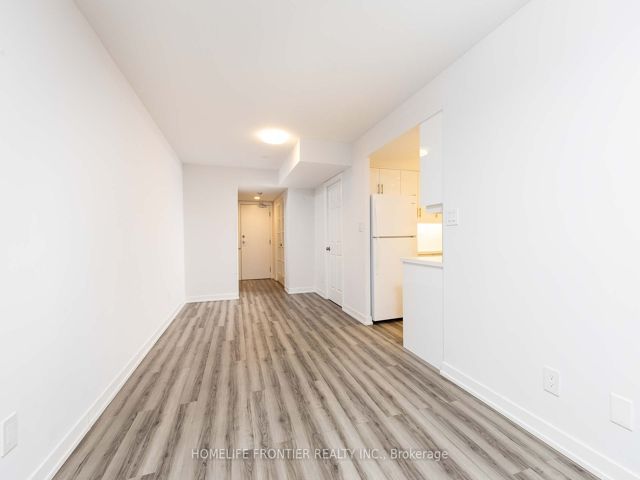 2505 - 3 Rean Dr