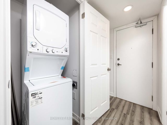 2505 - 3 Rean Dr