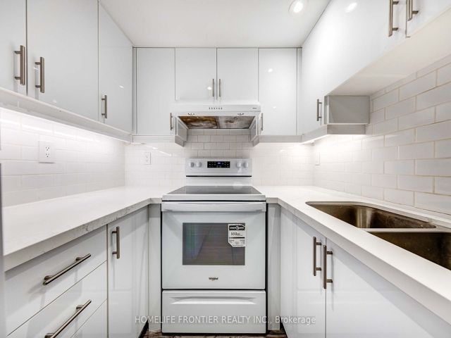 2505 - 3 Rean Dr