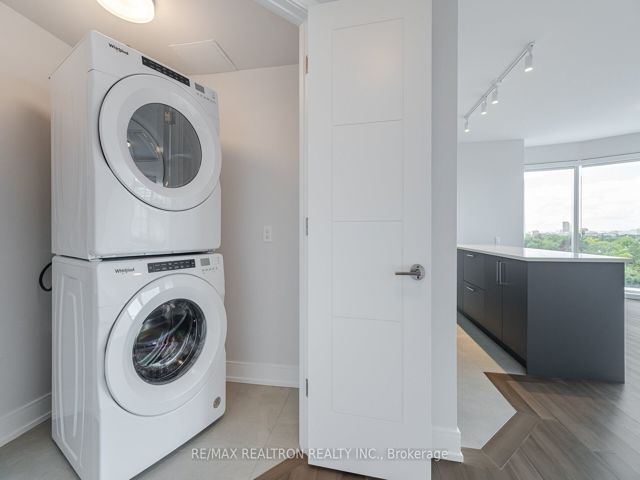 1107 - 2525 Bathurst St