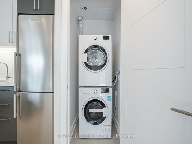 703 - 2525 Bathurst St
