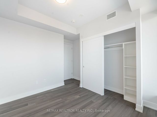 907 - 2525 Bathurst St