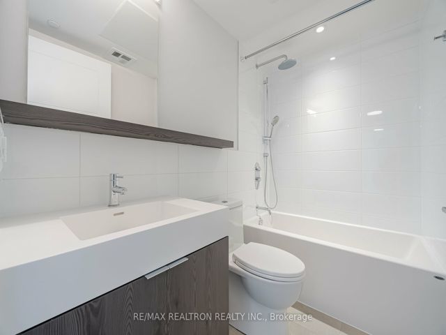 907 - 2525 Bathurst St
