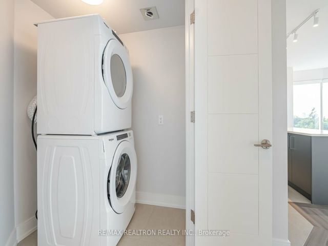 907 - 2525 Bathurst St