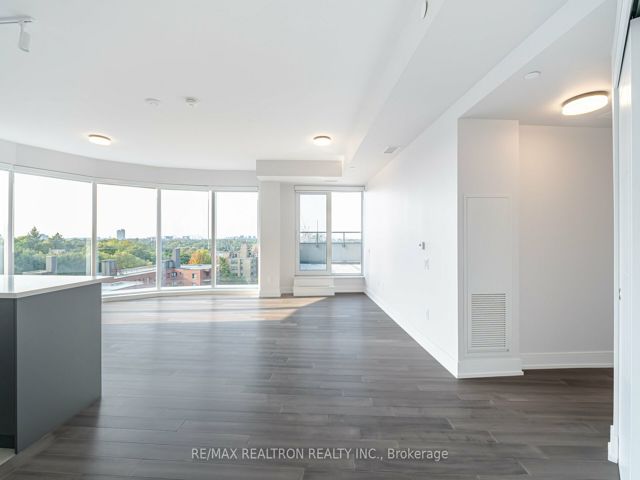 907 - 2525 Bathurst St