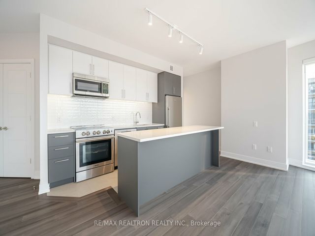 907 - 2525 Bathurst St