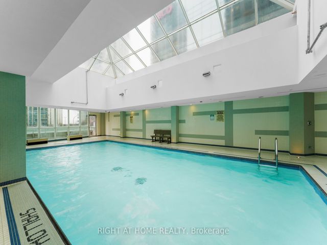 2315 - 18 Yonge St