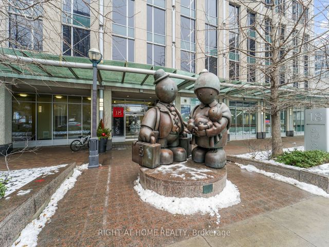 2315 - 18 Yonge St