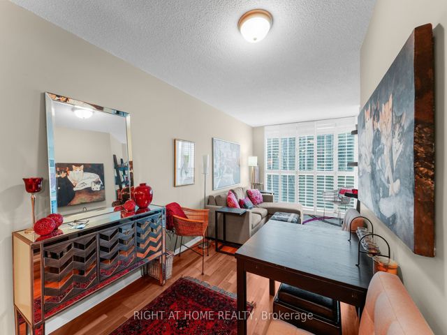 2315 - 18 Yonge St