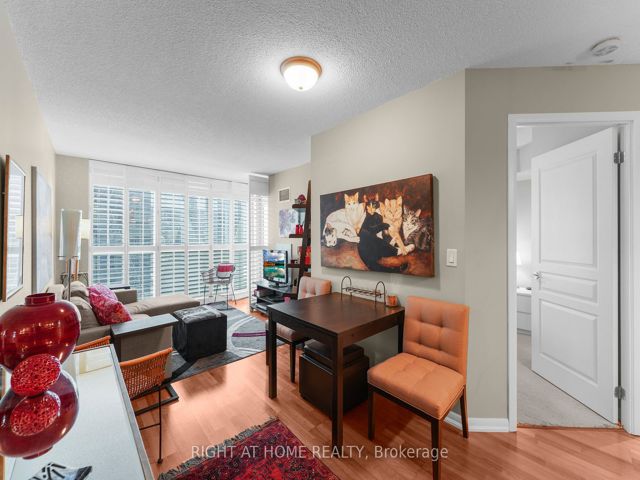 2315 - 18 Yonge St