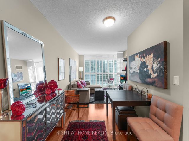 2315 - 18 Yonge St
