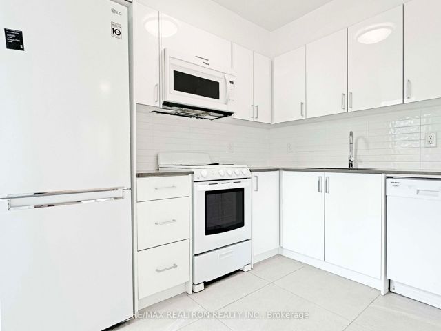 402 - 394 Avenue Rd