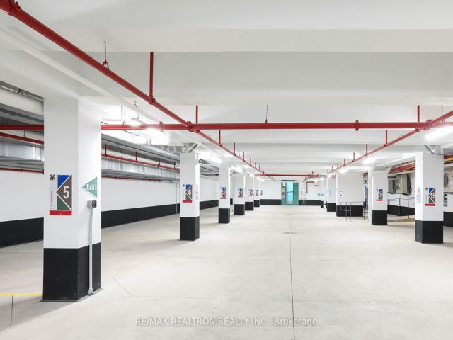 120 - 2 Clarendon Ave