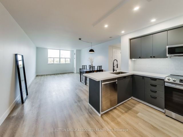 818 - 323 Richmond St E