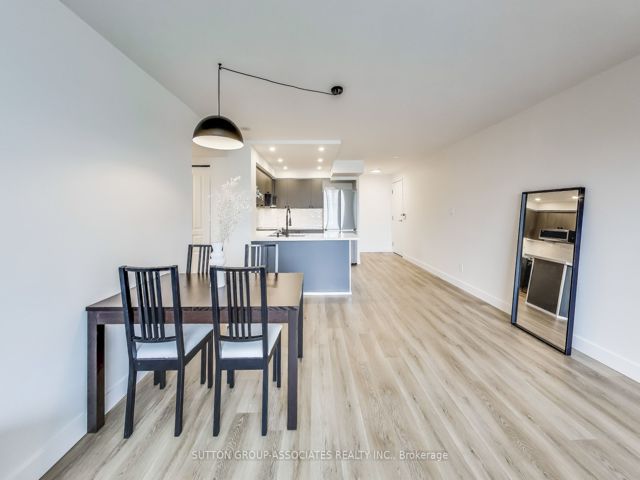818 - 323 Richmond St E