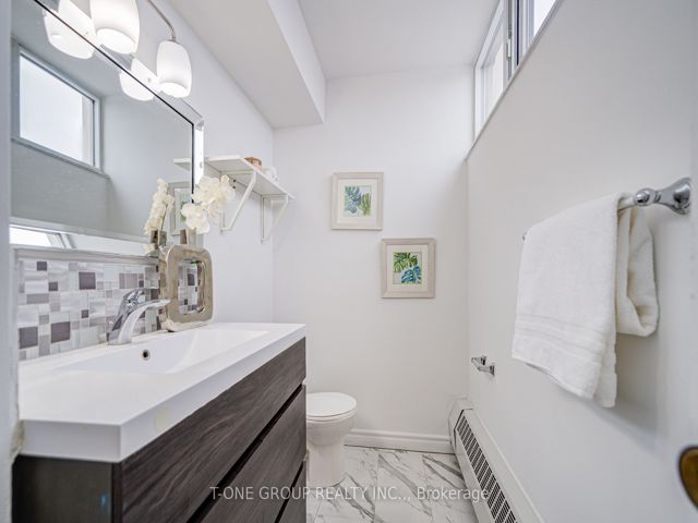 1203 - 60 Pavane Linkway