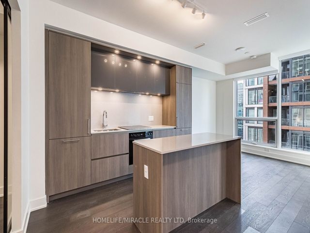 3311 - 35 Mercer St