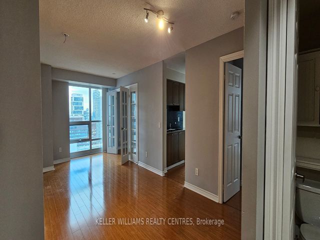 2405 - 763 Bay St