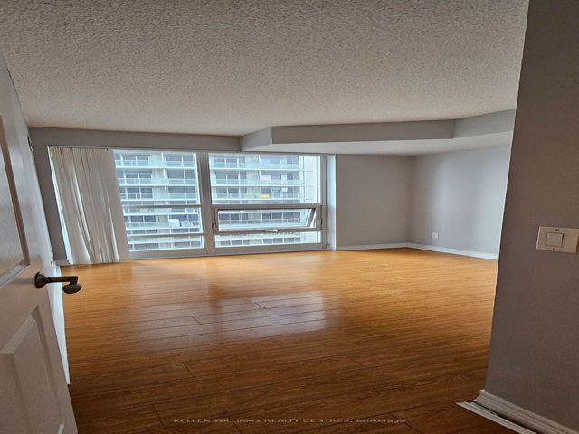 2405 - 763 Bay St