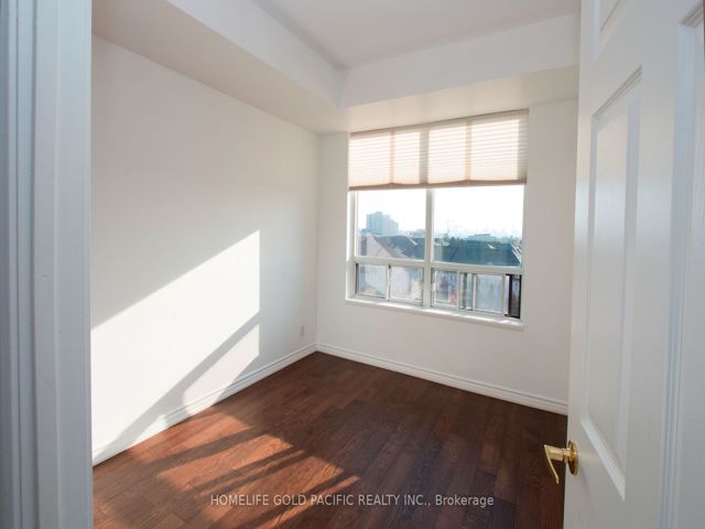 717 - 16 Dallimore Circ