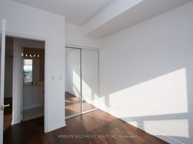 717 - 16 Dallimore Circ