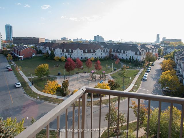717 - 16 Dallimore Circ