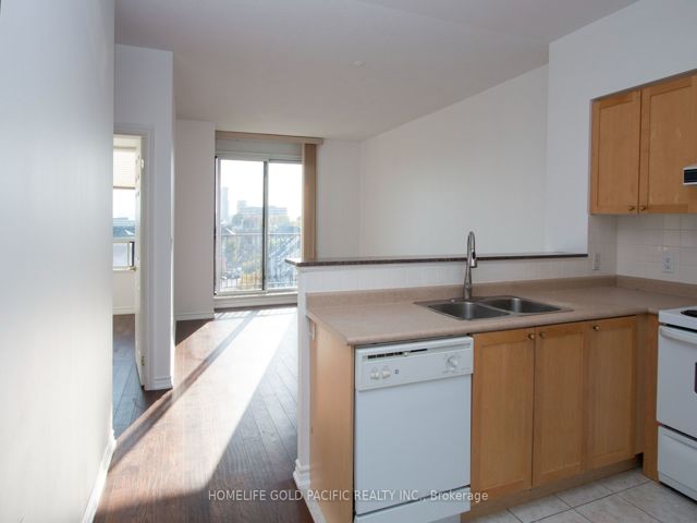 717 - 16 Dallimore Circ