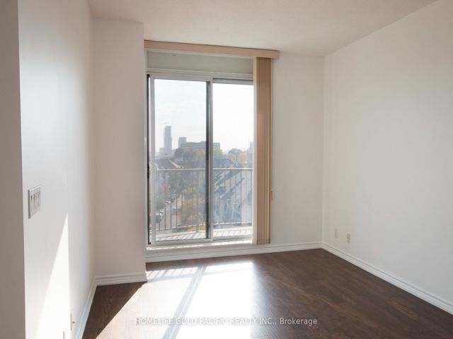 717 - 16 Dallimore Circ