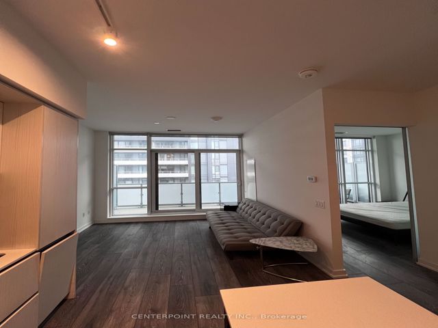 1102E - 34 Tubman Ave