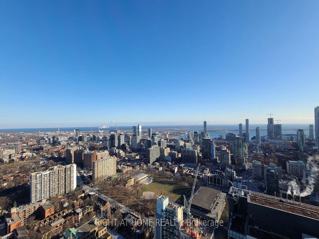 3905 - 159 Dundas St