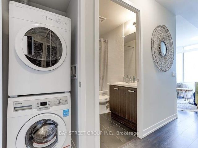 1912 - 125 Redpath Ave