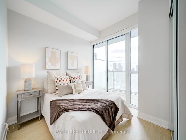 3211 - 7 Grenville St