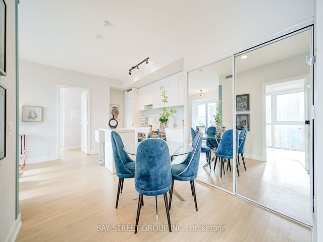 3211 - 7 Grenville St