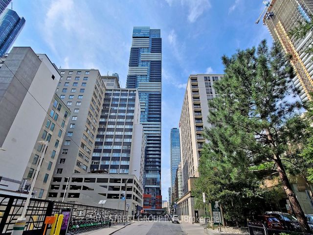 3211 - 7 Grenville St