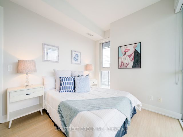 3211 - 7 Grenville St