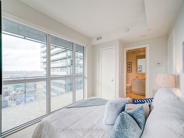 3211 - 7 Grenville St