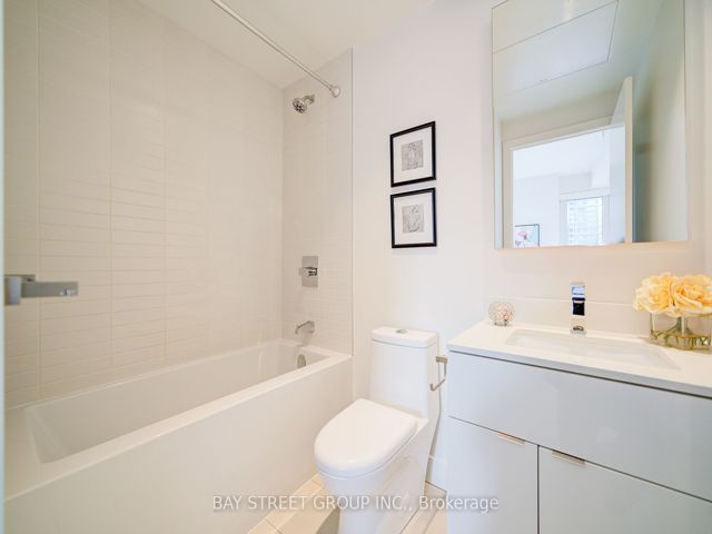 3211 - 7 Grenville St