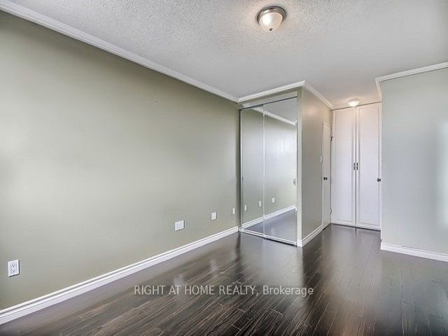 1610 - 205 Hilda Ave