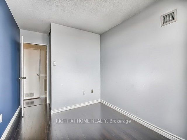 1610 - 205 Hilda Ave