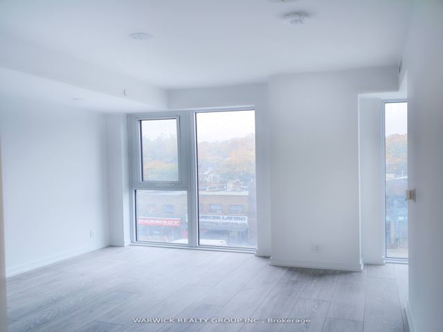 532 - 2020 Bathurst St