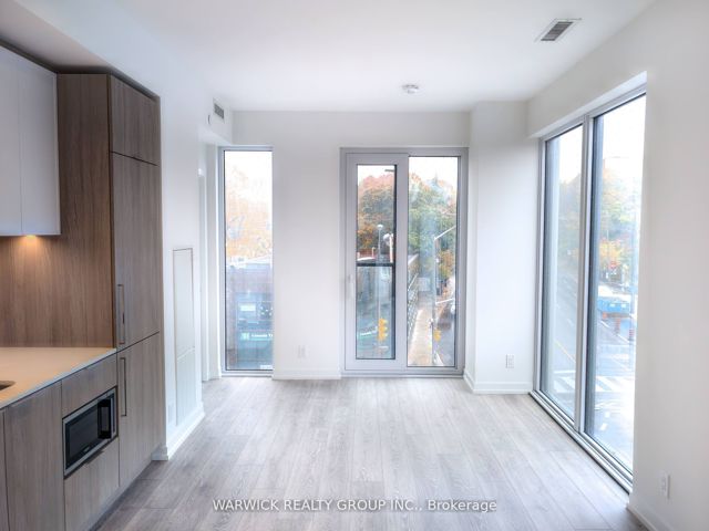 532 - 2020 Bathurst St