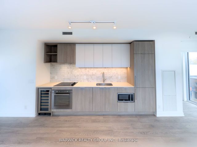 532 - 2020 Bathurst St