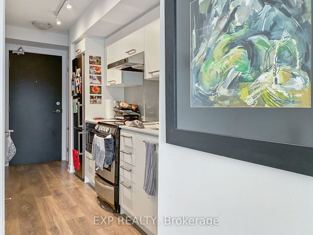 905 - 87 Peter St