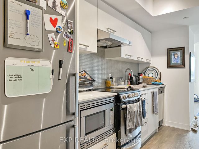 905 - 87 Peter St