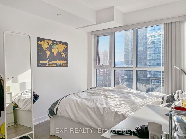 905 - 87 Peter St