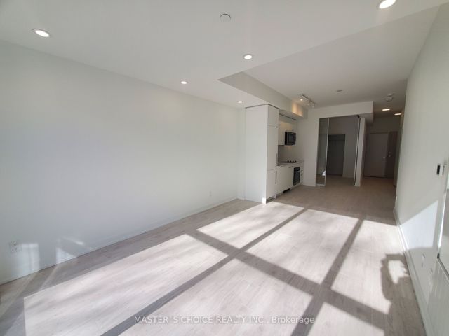 318 - 181 Sheppard Ave E