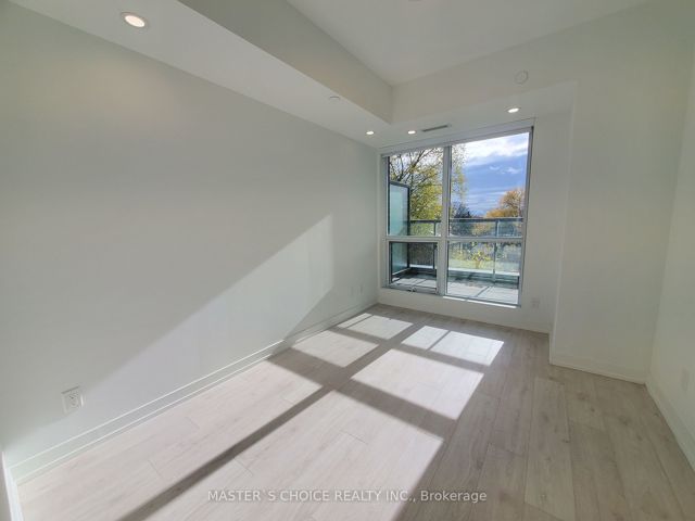 318 - 181 Sheppard Ave E