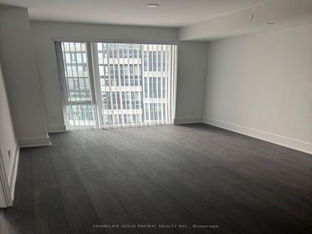 1707 - 470 Front St W