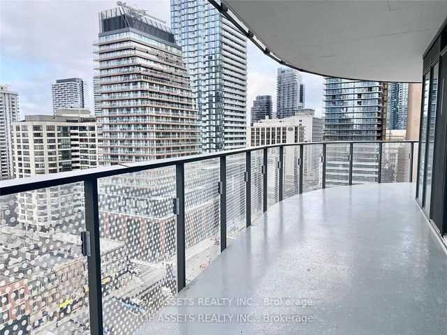 1102 - 11 Wellesley St